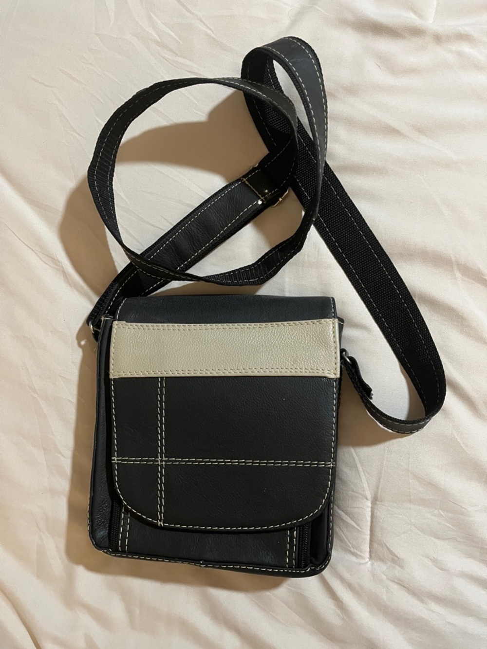 Compact Black Messenger Bag with Cream Accent